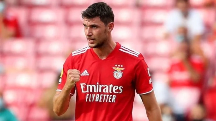 Яремчук забил гол за Бенфику через 5 минут после выхода на поле 