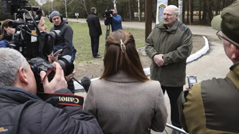 Декрет Лукашенка: як Росія створює базу для поглинання Білорусі