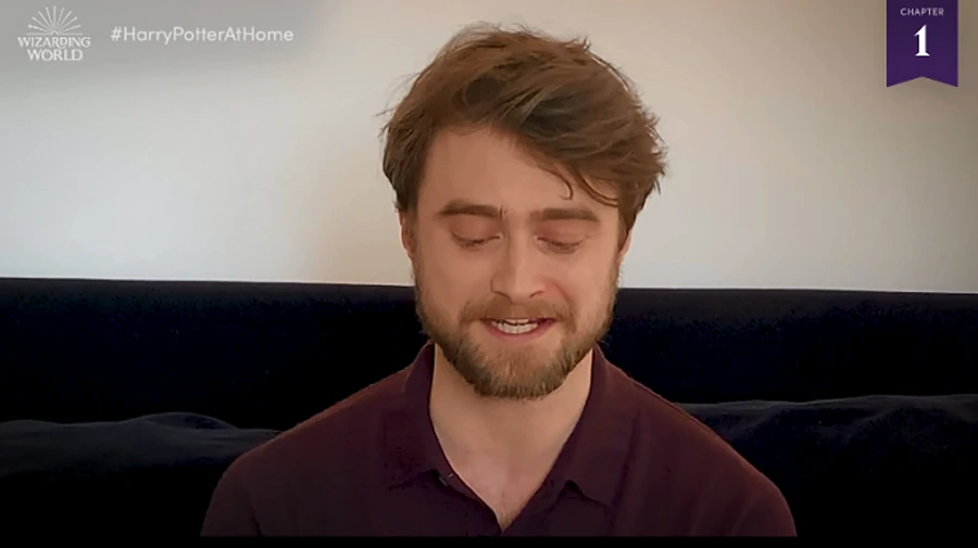 Harry Potter At Home. Деніел Редкліфф та інші читають вголос книгу Джоан Роулінг