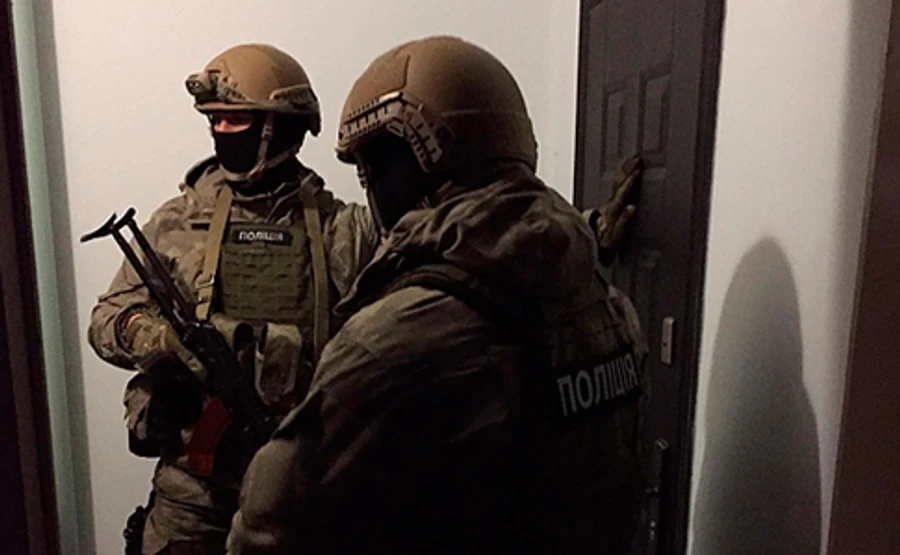 Спецоперація у Затоці: Зловмисникам інкримінують злочини за 5 статтями