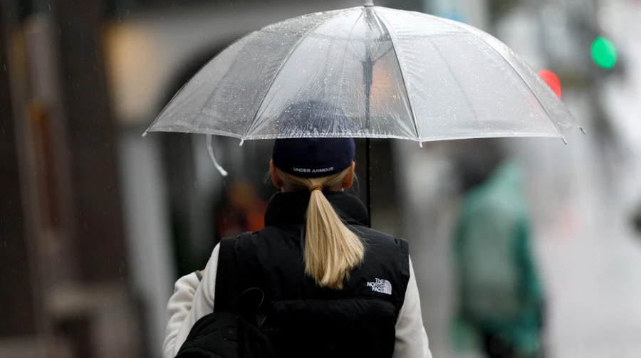 Синоптики попереджають про дощі та грози в Україні на вихідних