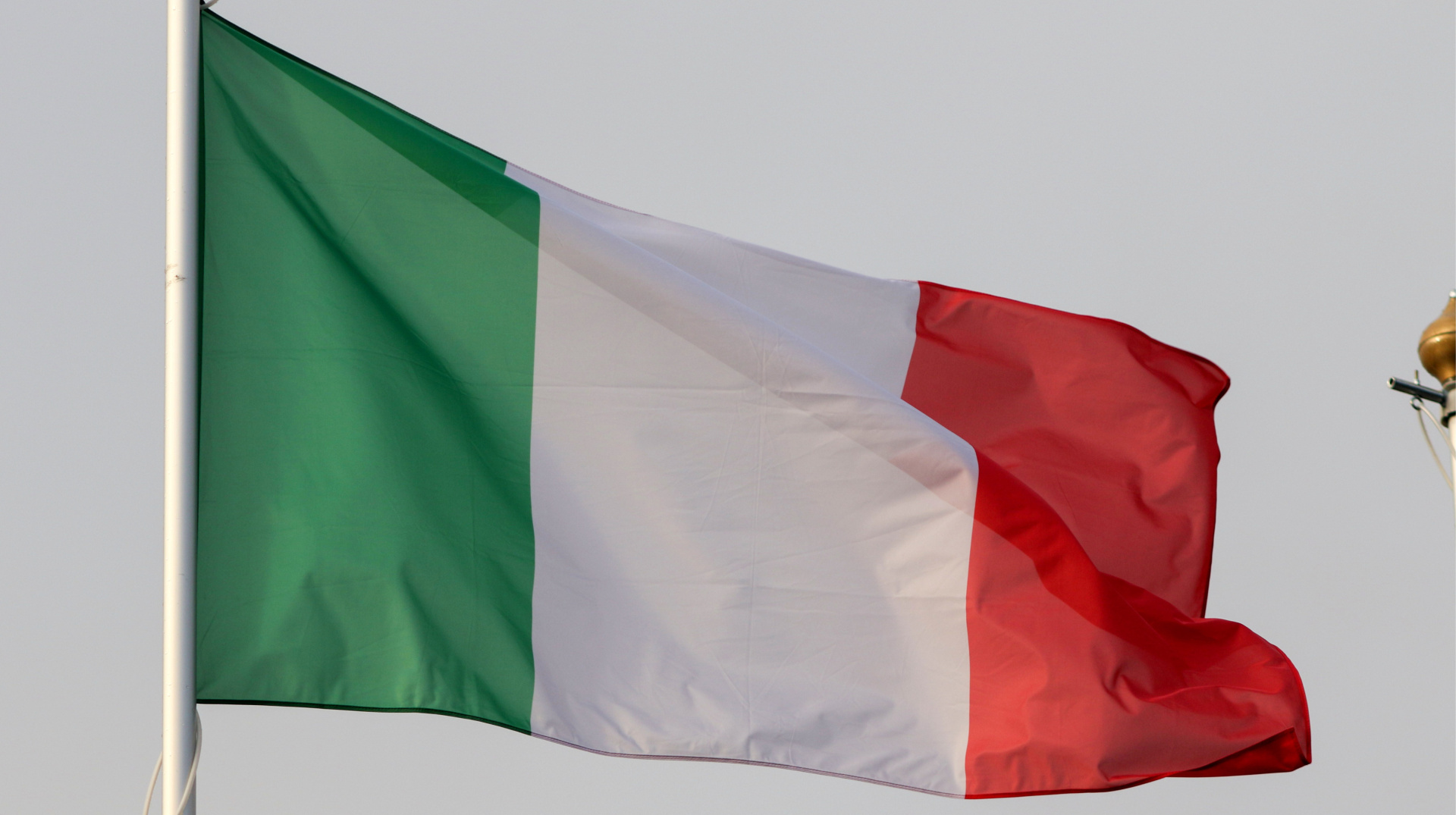 Italia invia prima spedizione di caldaie e generatori all’Ucraina per contrastare la crisi energetica