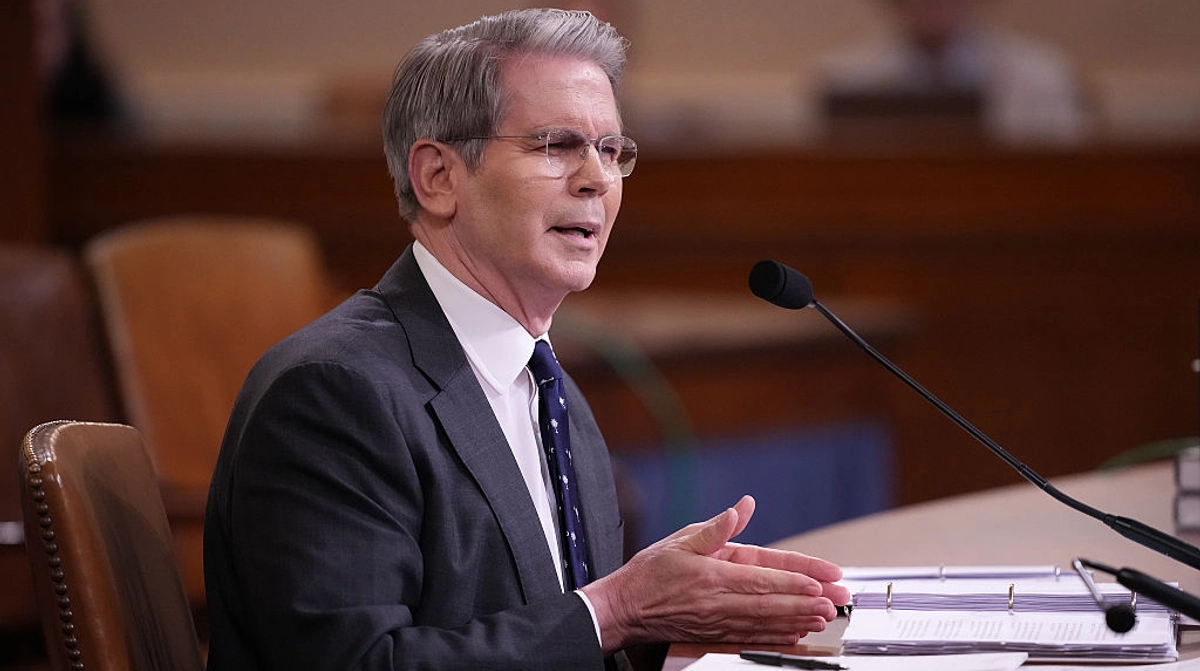 Trump's administration estimates Russia's potential gains from sanctions relief