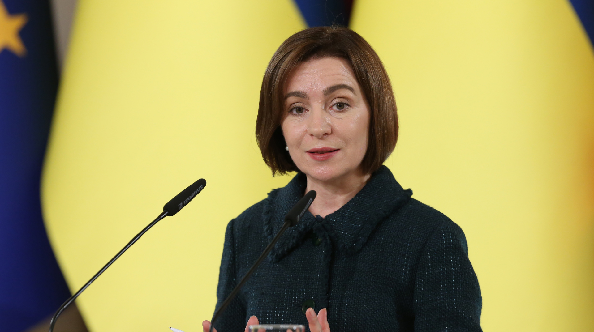 Санду бачить зв’язок між дронами РФ над Молдовою і недостатньою підтримкою ППО України