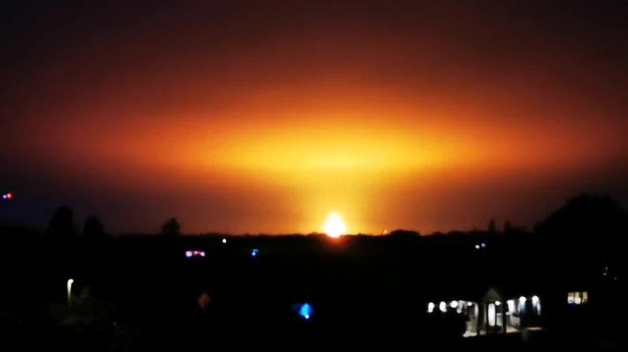 У Британії вибухнув резервуар для біогазу – влучила блискавка