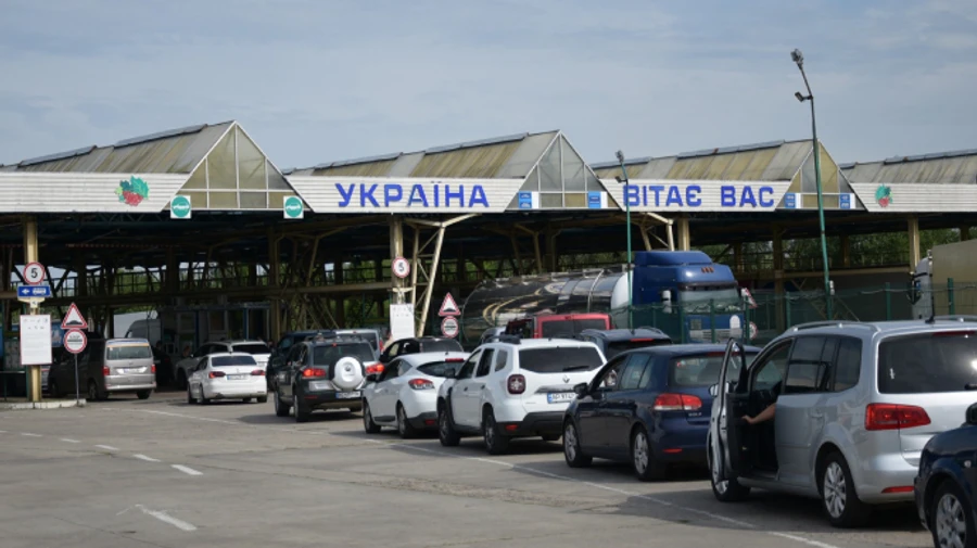 На українсько-польському кордоні зросли черги