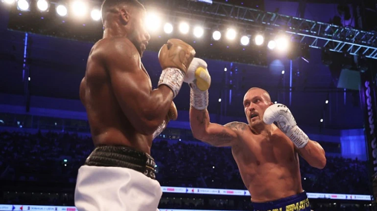 Усик переміг Джошуа і став новим чемпіоном світу в супертяжах