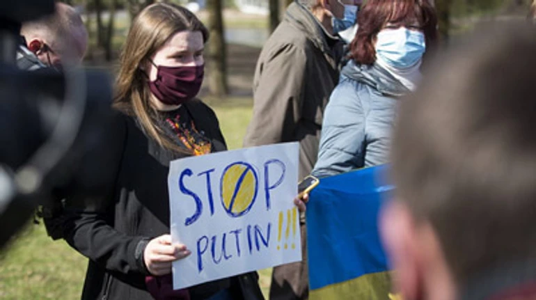 Рамки для Байдена и Путина: как украинцы ограничивают компромисс с РФ по Крыму и Донбассу