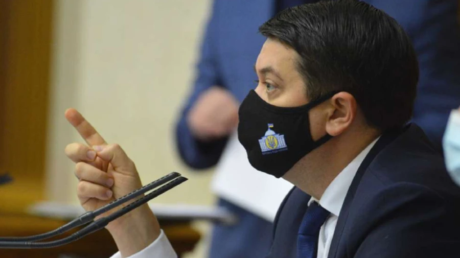 Шкарлет і можливе кнопкодавство: Разумков розсадить нардепів по місцях і додасть відеокамер