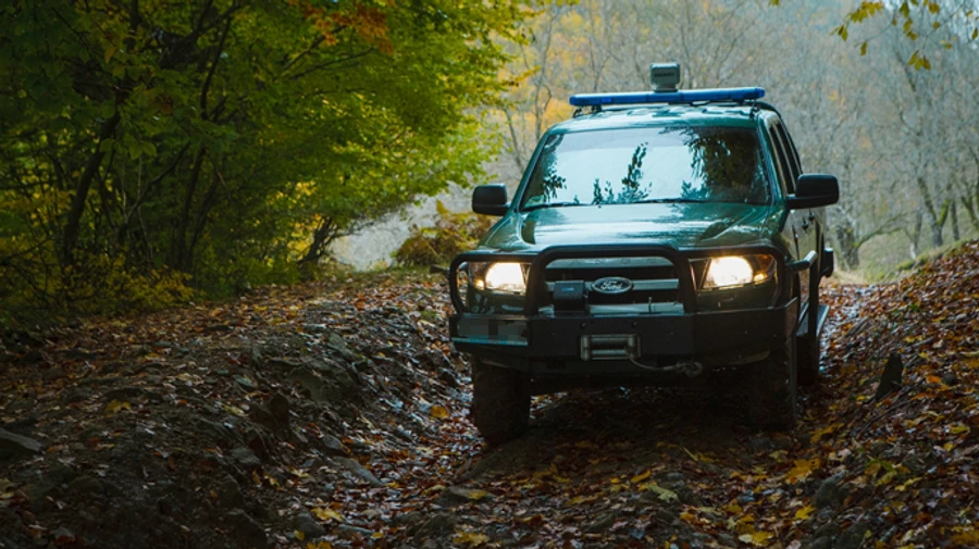 Як у Голлівуді: на Закарпатті контрабандисти тікали трьома машинами, довелося стріляти по колесах