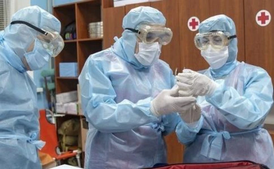 Количество новых случаев COVID-19 в Украине снова превысило 400, за сутки 19 умерли