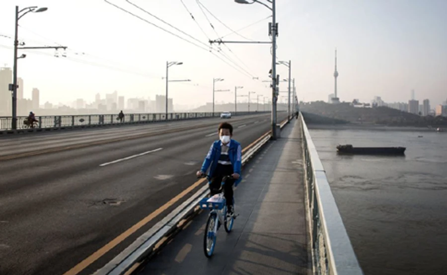 Ухань пересчитал жертв коронавируса: добавили еще более тысячи смертей