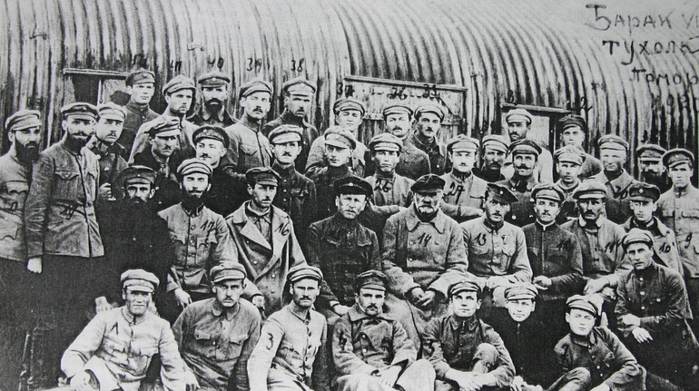 Играли в театре или переманивали своих из российской армии. Каков был плен для украинцев во время Первой мировой войны