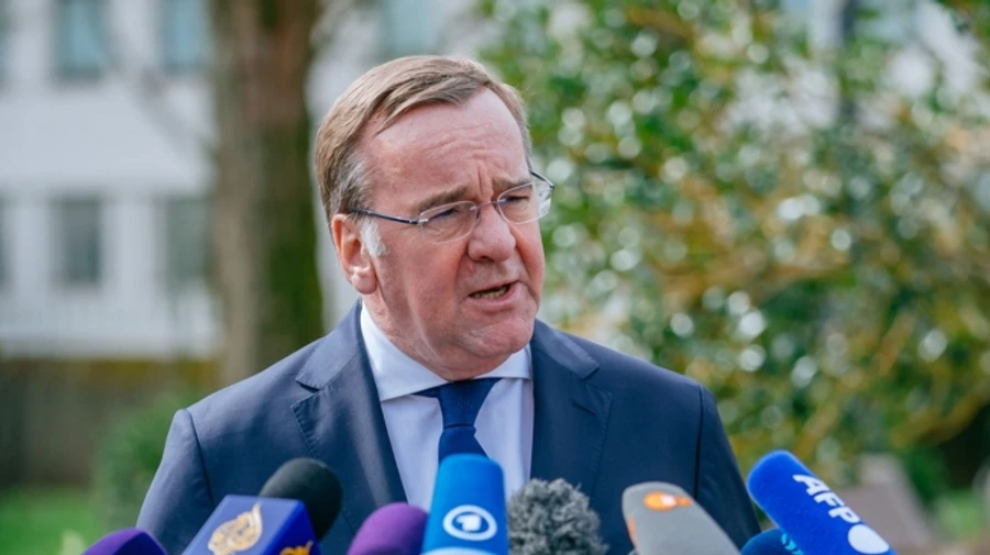 Россия производит больше оружия, чем ей надо на войне, и уже заполняет склады − Минобороны Германии