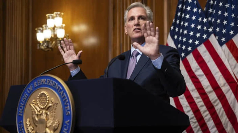 Відставка не на користь України: як вплине звільнення спікера Маккарті на підтримку від США