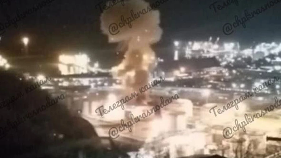 Explosions heard in Krasnodar Krai in Russia, oil refinery on fire