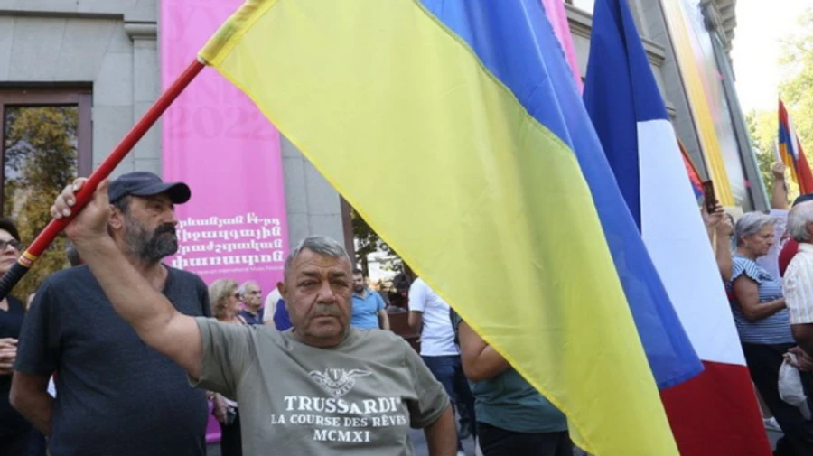 В Єревані - протест з вимогою виходу Вірменії з ОДКБ