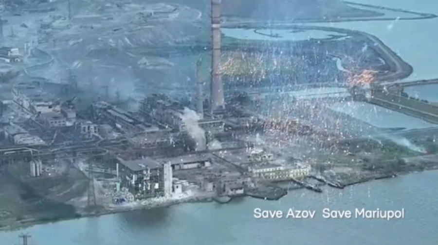Advisor to Mariupol Mayor: Russian troops have dropped phosphorous or incendiary bombs on Azovstal steelworks