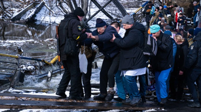 Ірпінь очима фотографа: евакуація мешканців та зруйноване місто після обстрілів