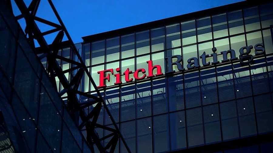Fitch погіршило прогноз рейтингу України через агресію Росії
