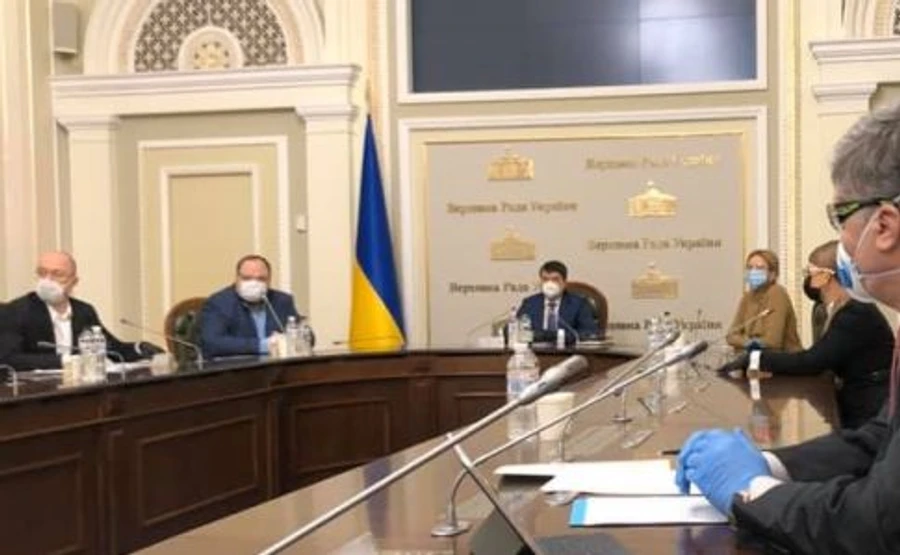 Лідери фракцій і члени Кабміну проводять стратегічну зустріч