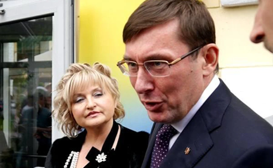 Син Луценка зробив батькам подарунок на 265 тисяч грн