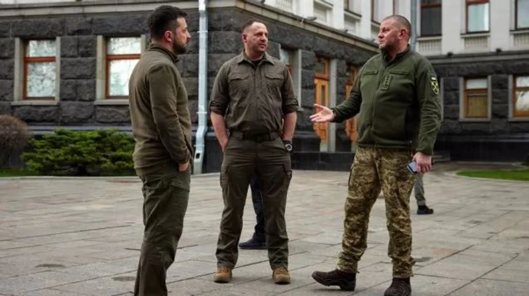 СМИ: Залужный отказал Ермаку и не пошел в команду Зеленского, но пообещал не критиковать президента