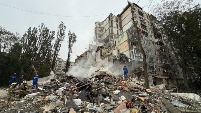 Russian drone and missile attack on Kyiv: high-rise building