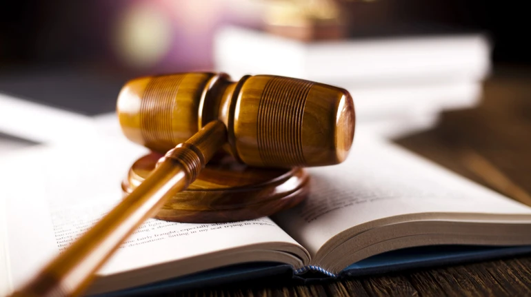 Заработала около 4000 гривен: в Хмельницком осудили школьницу, которая снимала военные объекты