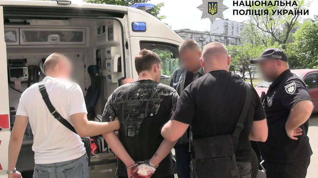 Падіння чоловіка з 11 поверху в Києві: поліція затримала підозрюваного росіянина