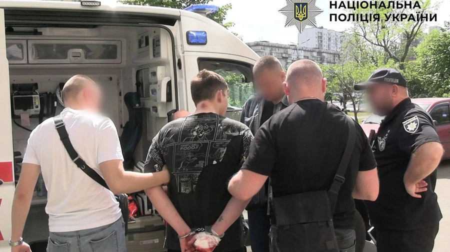 Падение мужчины с 11 этажа в Киеве: полиция задержала подозреваемого россиянина