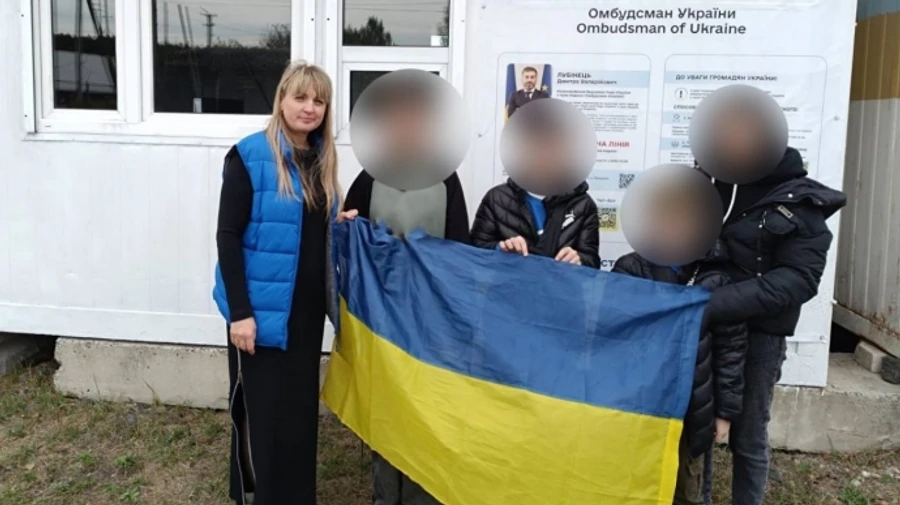 З ТОТ вдалося витягнути матір з трьома дітьми – омбудсмен