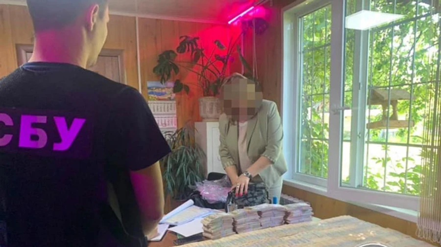 В Донецкой области должностные лица райпотребсоюза требовали 2 млн взятки