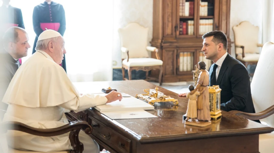 Зеленський розповів Папі Римському, що в Україні всі релігії мирно співіснують