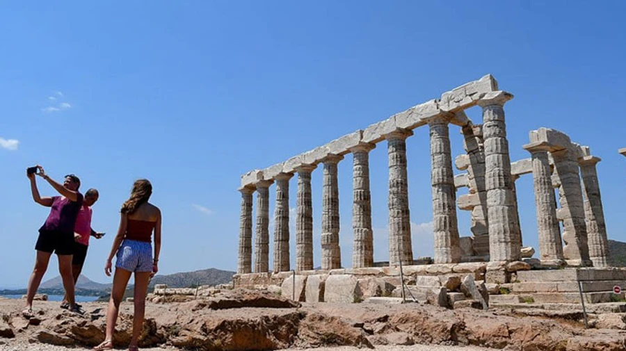 В’їзд до Греції для туристів з України поки закритий – посольство