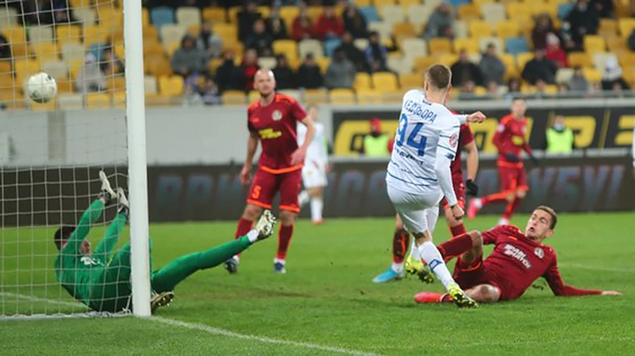 Динамо увеличивает отрыв от Шахтера, выиграв во Львове