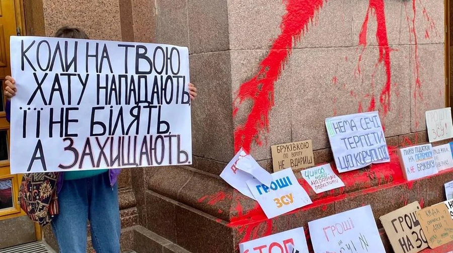 The number of Ukrainians who believe that it is necessary to criticize the government even during the war has increased