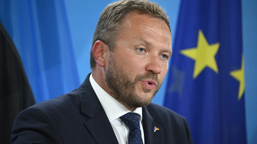 Estonian foreign minister says Russia deliberately directs Ukrainian drones into NATO airspace