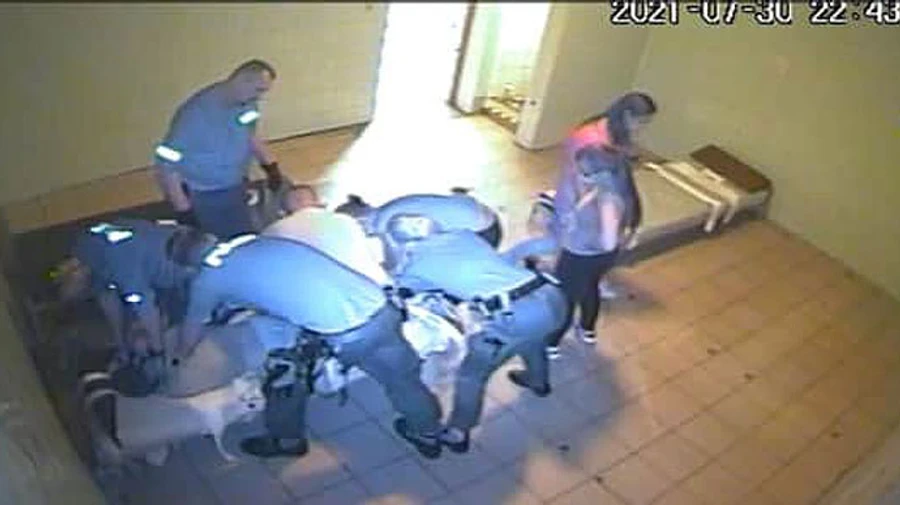 Смерть украинца в вытрезвителе Вроцлава: видео свидетельствует, что были пытки со стороны полиции