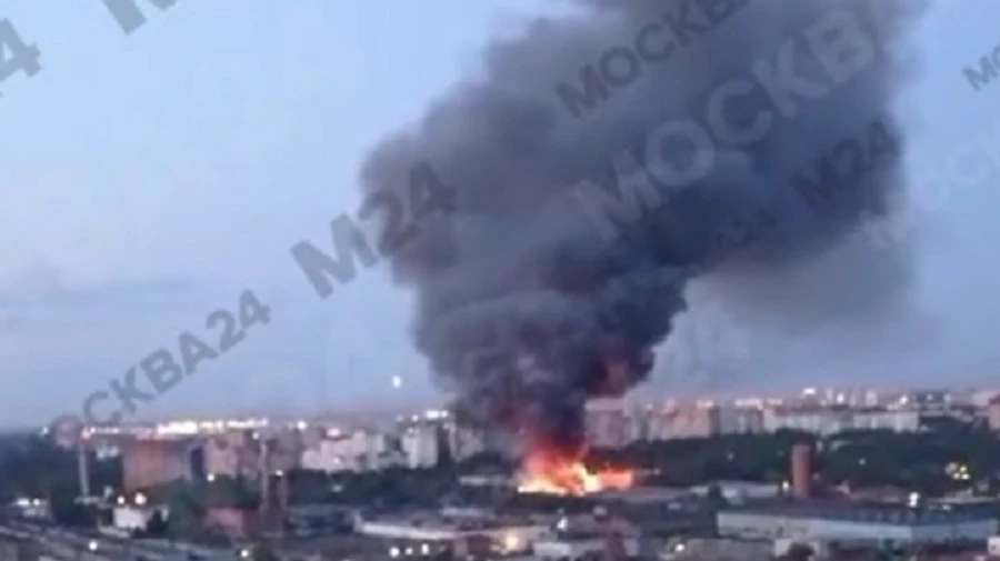 Під Москвою – потужна пожежа на складах фабрики