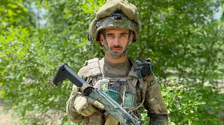 Чувак, ти шо, гониш? Твоє місце – на війні! – штурмовик Берсерк про націоналістів, вічну боротьбу, Усика та Ломаченка