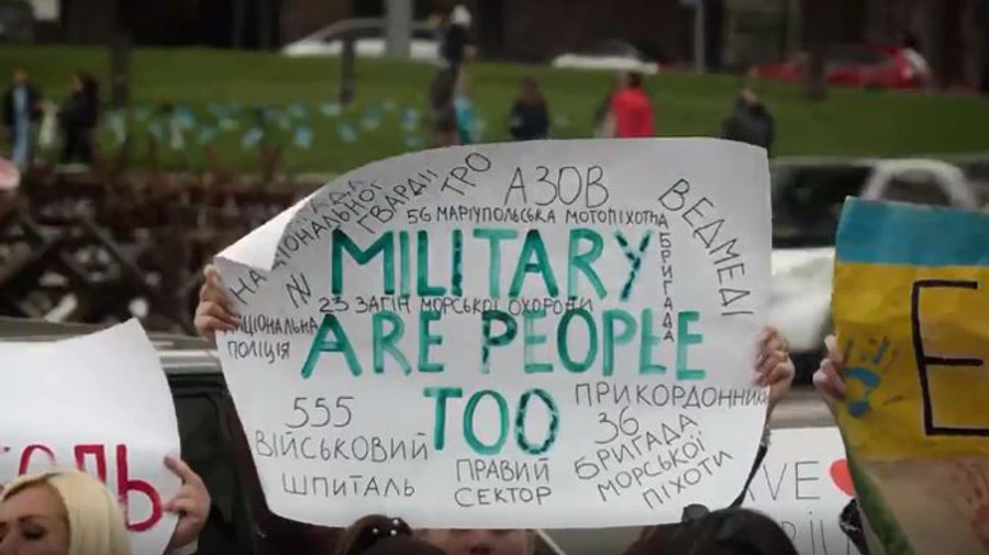 Рідним захисників Маріуполя не дали провести мітинг у Києві на підтримку бійців