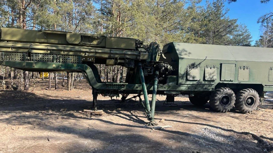 Ukrainian defenders seize a radar station and a communications centre from the Russian aggressors