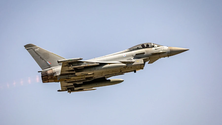 Британские истребители в Румынии подняли из-за самолета РФ над Черным морем