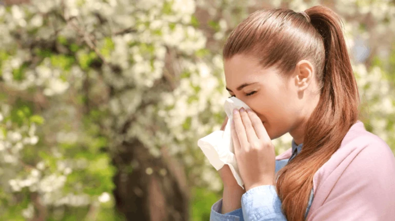 Алергія на весну або як вберегтися від сезонних закладеності носа та чхання