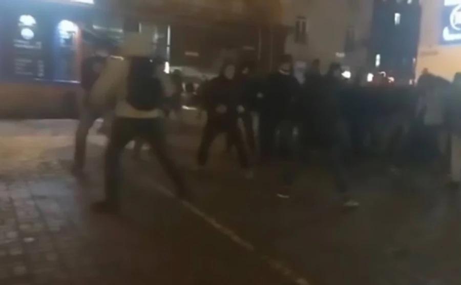 В центре Киева подрались фаны Динамо и Айнтрахта