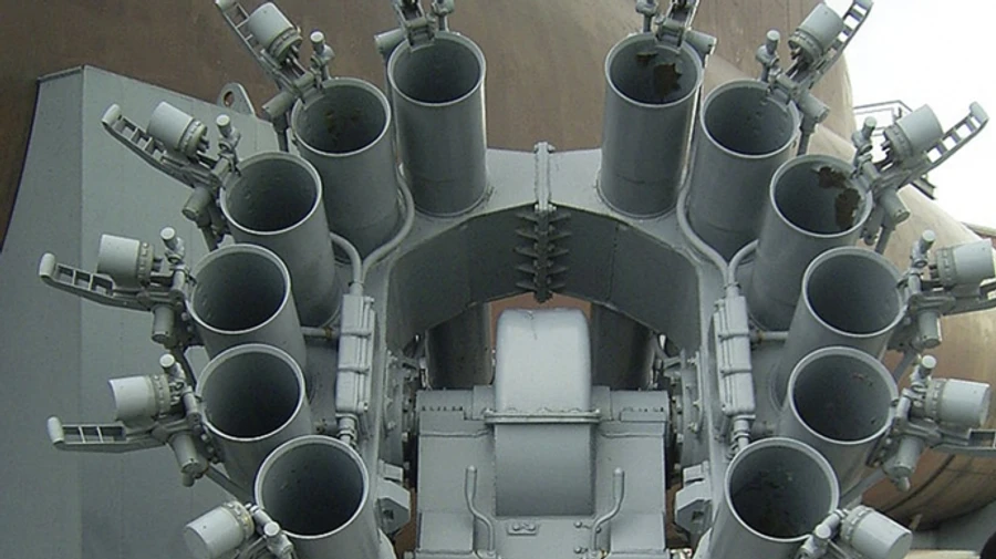 ВСУ уничтожили дронами редкий корабельный бомбомёт россиян Смерч-2