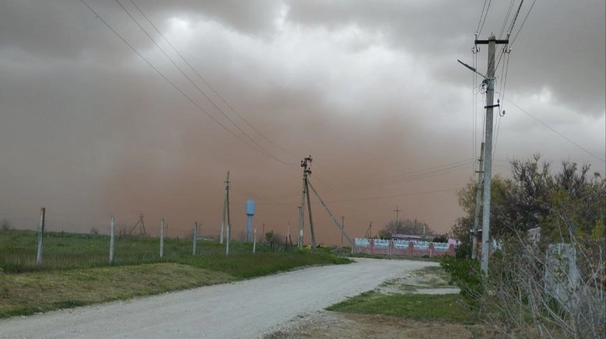 Під Миколаєвом штормовий вітер розносить небезпечний червоний шлам – ЗМІ