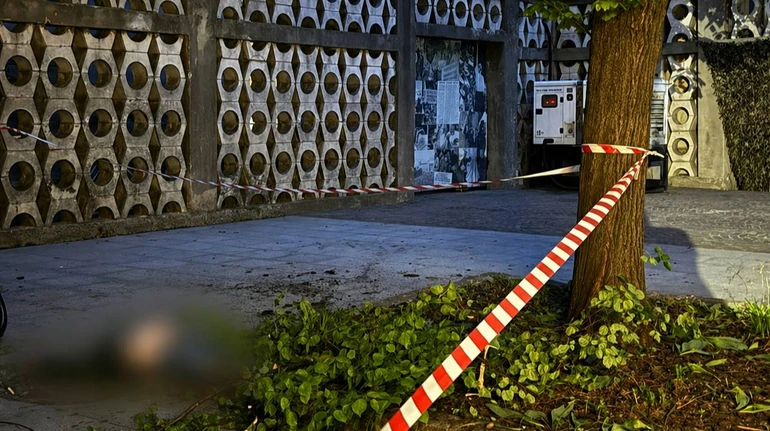 У Львові з оглядового майданчика на Ратуші стрибнув громадянин Австралії