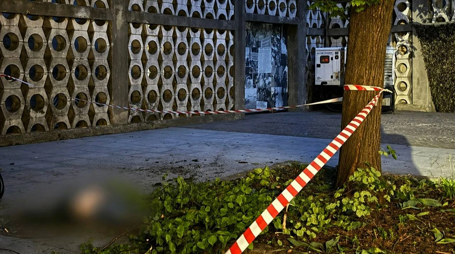 У Львові з оглядового майданчика на Ратуші стрибнув громадянин Австралії